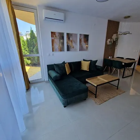 Διαμέρισμα бангеви *